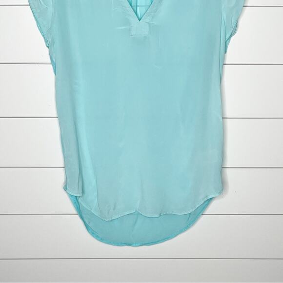 Babaton Aritizia Split Neck Silk Front Cap Sleeve Blouse Aqua Blue Size Small - Picture 3 of 9